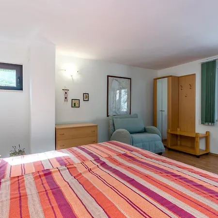 Fuer 4 Personen Ca 43 Qm In Njivice, Kvarner Bucht Krk Apartment *
